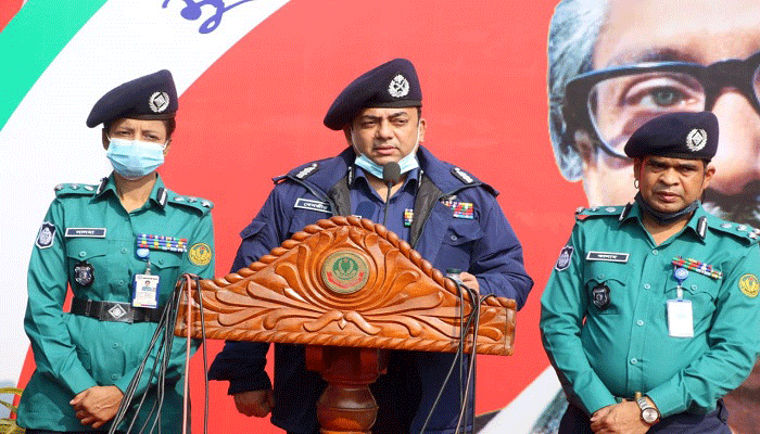 পুলিশে মাদকসেবীর কোনো জায়গা নেই: আইজিপি