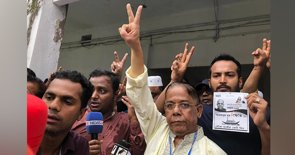 কুমিল্লার নতুন মেয়র নৌকার রিফাত কুমিল্লার নতুন মেয়র নৌকার রিফাত