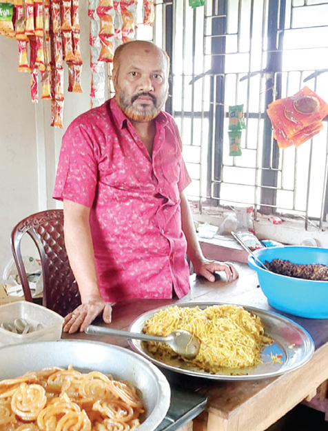 ৩২ বছর ধরে শাবির সঙ্গে জড়িয়ে আছেন ‘জসিম ভাই’ ৩২ বছর ধরে শাবির সঙ্গে জড়িয়ে আছেন ‘জসিম ভাই’