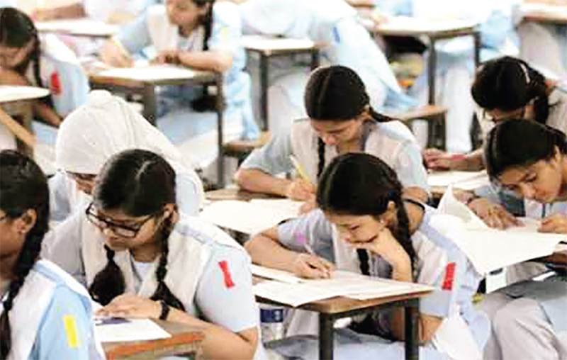 শিক্ষার্থীদের ঝরে পড়া রোধে আরো মনোযোগ জরুরি শিক্ষার্থীদের ঝরে পড়া রোধে আরো মনোযোগ জরুরি