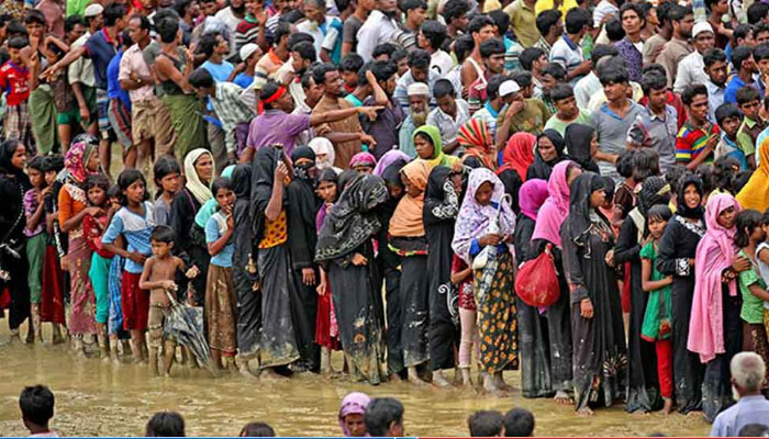 অনুপ্রবেশের অপেক্ষায় সীমান্তে অনেক রোহিঙ্গা অনুপ্রবেশের অপেক্ষায় সীমান্তে অনেক রোহিঙ্গা
