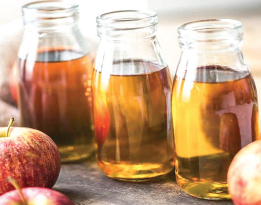 চুলের যত্নে অ্যাপেল সিডার ভিনেগার চুলের যত্নে অ্যাপেল সিডার ভিনেগার