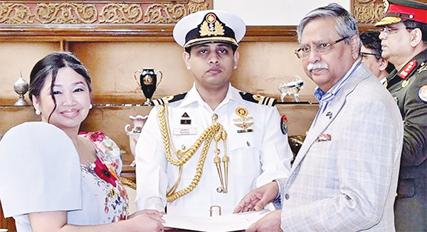 চুরির অর্থ দেশে ফেরাতে সহযোগিতা চাইলেন রাষ্ট্রপতি