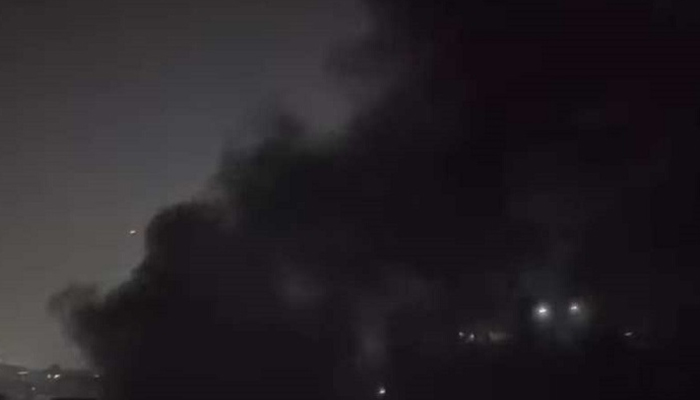 ফানুস পড়ে ধানমন্ডি ও মিরপুরে অগ্নিকাণ্ড ফানুস পড়ে ধানমন্ডি ও মিরপুরে অগ্নিকাণ্ড