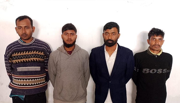 রাজশাহী থেকে অপহৃত সেই নারী চিকিৎসক পাবনায় উদ্ধার, গ্রেফতার ৪ রাজশাহী থেকে অপহৃত সেই নারী চিকিৎসক পাবনায় উদ্ধার, গ্রেফতার ৪