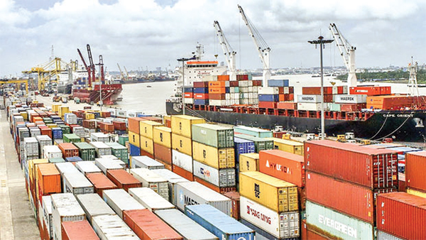 চট্টগ্রাম বন্দরে কনটেইনার ও কার্গো হ্যান্ডলিংয়ে রেকর্ড চট্টগ্রাম বন্দরে কনটেইনার ও কার্গো হ্যান্ডলিংয়ে রেকর্ড