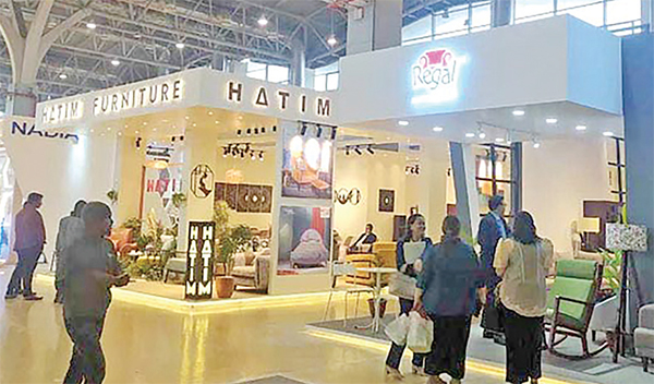 বৈরী আবহাওয়ায় বাণিজ্য মেলায় ক্রেতা কম বৈরী আবহাওয়ায় বাণিজ্য মেলায় ক্রেতা কম