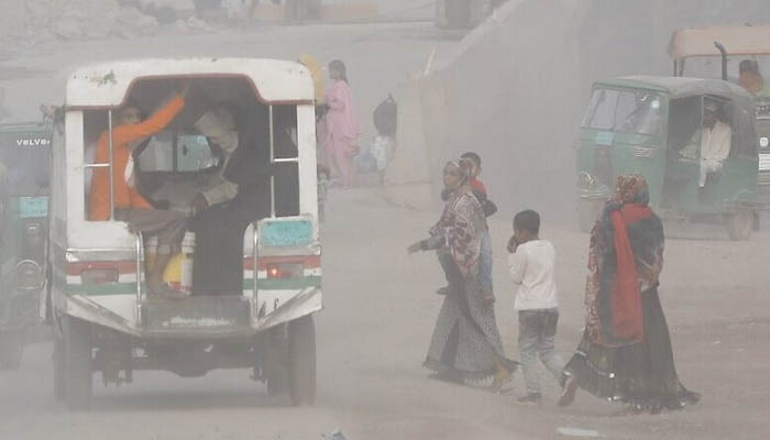 দূষিত শহরের তালিকায় ঢাকা শীর্ষে দূষিত শহরের তালিকায় ঢাকা শীর্ষে
