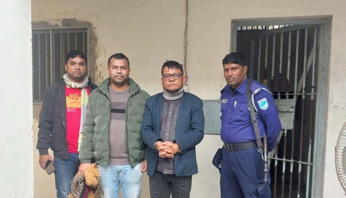 নরসিংদীর রায়পুরায় জোড়া খুনের মামলার আসামি আ'লীগ নেতা হারুন গ্রেপ্তার নরসিংদীর রায়পুরায় জোড়া খুনের মামলার আসামি আ'লীগ নেতা হারুন গ্রেপ্তার