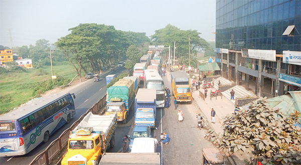 গজারিয়ায় যানজটে ভোগান্তি