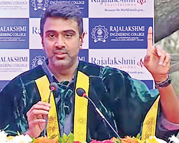 হিন্দি ভাষা নিয়ে অশ্বিনের মন্তব্য ভারতে তোলপাড়