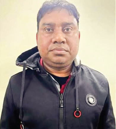 থানা থেকে পালানো সাবেক ওসিকে গ্রেপ্তারে রেড অ্যালার্ট জারি