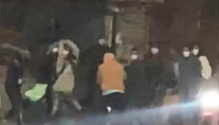 এলিফ্যান্ট রোডে দুই ব্যবসায়ীকে হত্যাচেষ্টা: নেপথ্যে চাঞ্চল্যকর তথ্য এলিফ্যান্ট রোডে দুই ব্যবসায়ীকে হত্যাচেষ্টা: নেপথ্যে চাঞ্চল্যকর তথ্য