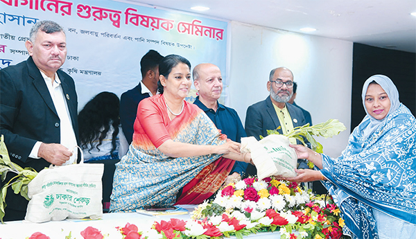 নিরাপদ খাদ্য ও নির্মল বাতাসের জন্য ছাদ বাগানের বিকল্প নেই