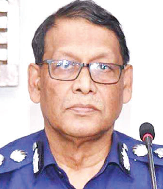 পুলিশকে রাজনৈতিক প্রভাবমুক্ত রাখতে কাজ করছে অন্তর্বর্তী সরকার : আইজিপি