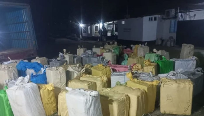 নরসিংদীতে ভারতীয় দুই কোটি টাকার পণ্য জব্দ; গ্রেপ্তার ১ নরসিংদীতে ভারতীয় দুই কোটি টাকার পণ্য জব্দ; গ্রেপ্তার ১