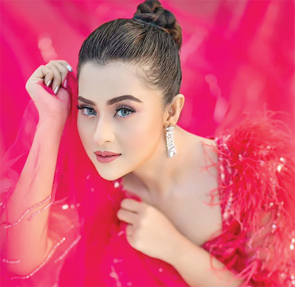 খাঁচায় বন্দি শবনম বুবলী