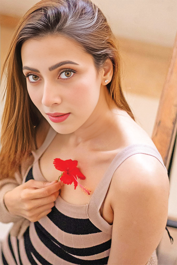 মিমের সৌন্দর্যে মুগ্ধ নেটিজেনরা