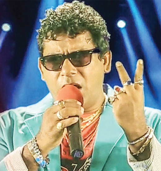 চলচ্চিত্রের গানে কণ্ঠ দিলেন মোশাররফ করিম