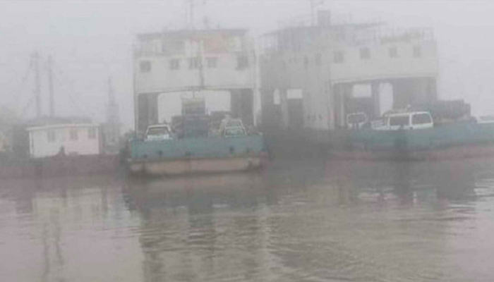 দৌলতদিয়া-পাটুরিয়া রুটে ফেরি চলাচল বন্ধ দৌলতদিয়া-পাটুরিয়া রুটে ফেরি চলাচল বন্ধ