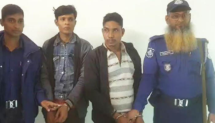 ভান্ডারিয়ায় মালামালসহ ২ ডাকাত আটক
