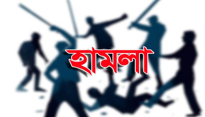 স্ত্রীকে ইভটিজিংয়ের বিচার চাইতে গিয়ে সন্ত্রাসীদের হামলায় স্বামী আহত স্ত্রীকে ইভটিজিংয়ের বিচার চাইতে গিয়ে সন্ত্রাসীদের হামলায় স্বামী আহত