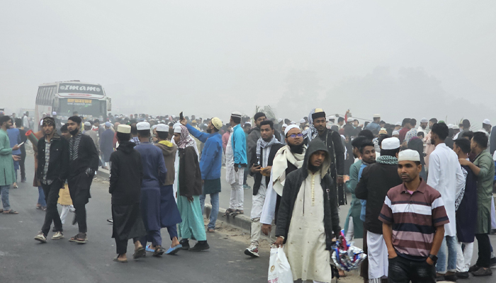 আখেরি মোনাজাতে অংশ নিতে লাখো মুসল্লির ঢল আখেরি মোনাজাতে অংশ নিতে লাখো মুসল্লির ঢল