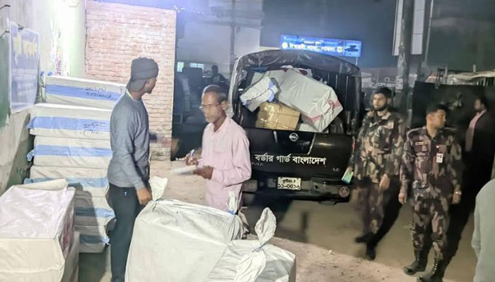 ঈশ্বরদীতে নকল সিগারেট ও বিড়ি জব্দ