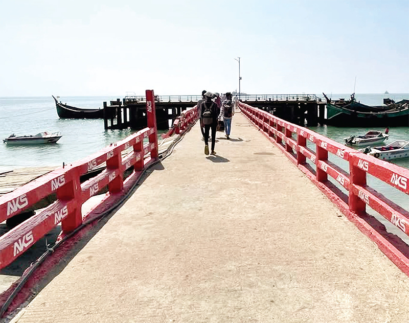 টেন্ডার প্রক্রিয়ার পরও থমকে আছে সেন্টমার্টিন জেটি সংস্কার