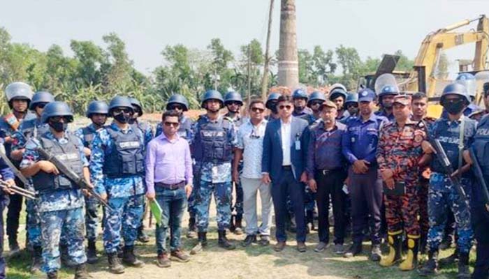 ভোলায় আইন অমান্য করায় চার ইটভাটার ২০ লাখ জরিমানা