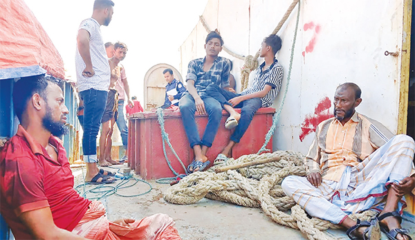 কয়লাবোঝাই জাহাজ থেকে অচেতন অবস্থায় ছয় শ্রমিক উদ্ধার