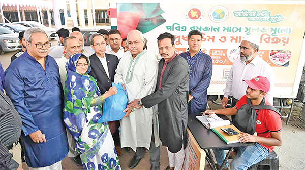 সাংবাদিকদের জন্য সুলভ মূল্যে দুধ-ডিম-মাংস বিক্রি শুরু