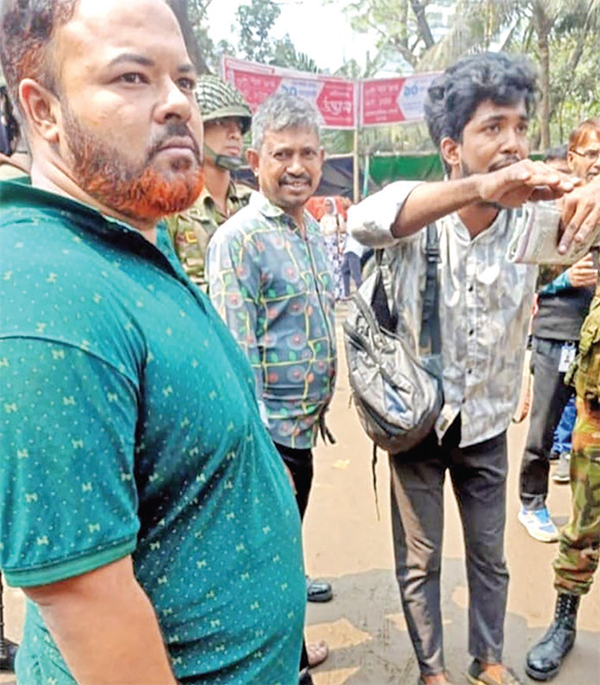 অস্ত্র ও ইয়াবাসহ ‘বৈষম্যবিরোধী ছাত্র সংগঠক’ আটক