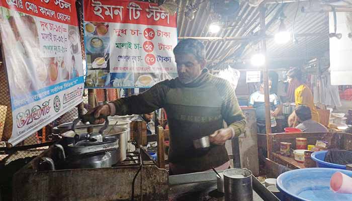 চা বিক্রি করে স্বাবলম্বী আশুলিয়ার কামাল