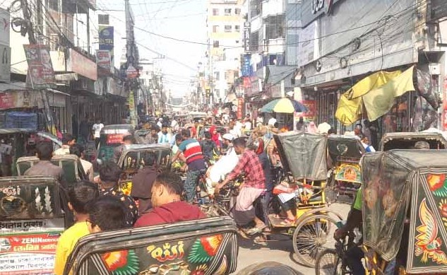 সিরাজগঞ্জ শহরে অস্বাভাবিক যানজট, চরম জনদূর্ভোগ  