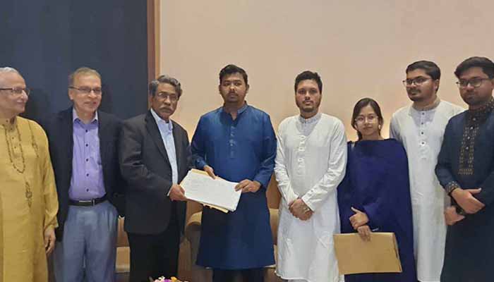 ঐকমত্য কমিশনের ১১৩ প্রস্তাবে পুরোপুরি একমত এনসিপি ঐকমত্য কমিশনের ১১৩ প্রস্তাবে পুরোপুরি একমত এনসিপি