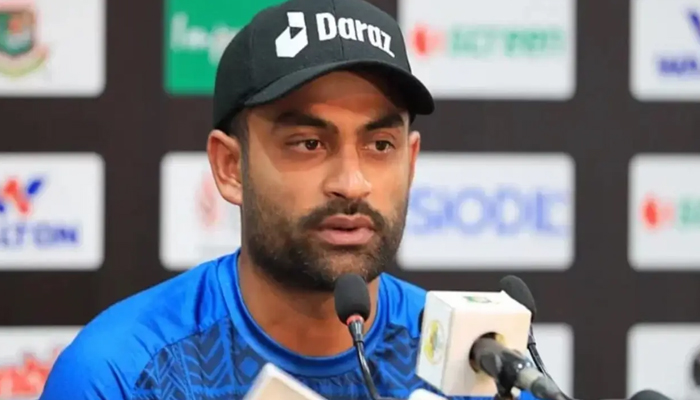 টস করে মাঠেই অসুস্থ তামিম, নেওয়া হল হাসপাতালে