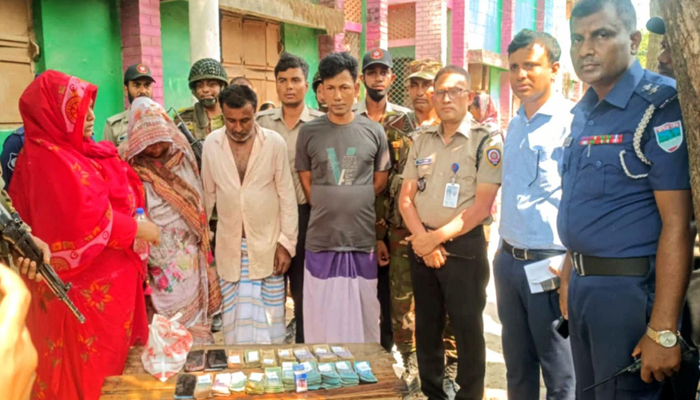 মেহেরপুরে মাদকসহ স্বামী-স্ত্রী ও শ্বশুর-শাশুড়ি আটক