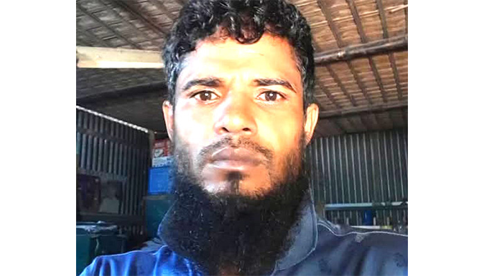 সিরাজগঞ্জে বাসচাপায় ইউপি সদস্য নিহত