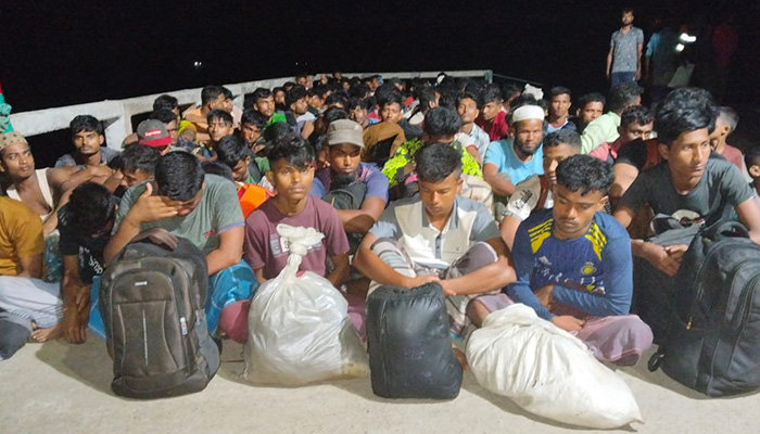সাগরপথে মালয়েশিয়া পাচারকালে বাংলাদেশিসহ ২০৯ জন উদ্ধার
