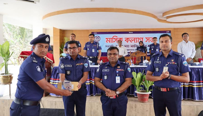 অস্ত্র উদ্ধারে জেলার শ্রেষ্ঠ হলেন এসআই খোকন কান্তি রুদ্র