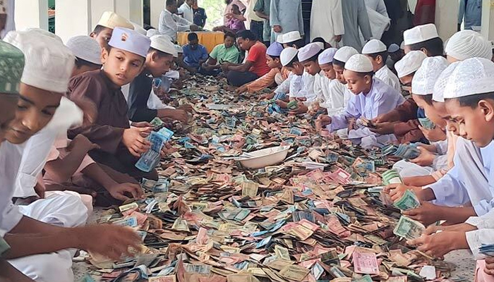 পাগলা মসজিদের দানবাক্সে মিললো ২৮ বস্তা টাকা