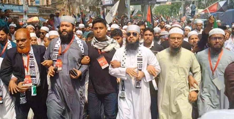 মার্চ ফর গাজা; স্টেজে আজহারী-আহমাদুল্লাহ-হাসনাত