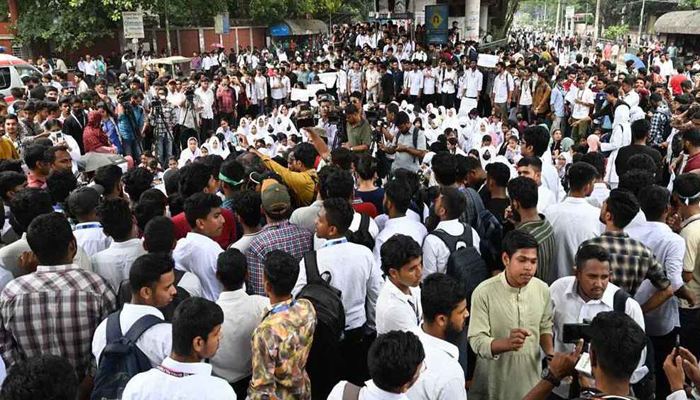 পলিটেকনিক শিক্ষার্থীদের রেল ব্লকেড কর্মসূচী শিথিল, সরকারের সাথে বৈঠক পলিটেকনিক শিক্ষার্থীদের রেল ব্লকেড কর্মসূচী শিথিল, সরকারের সাথে বৈঠক