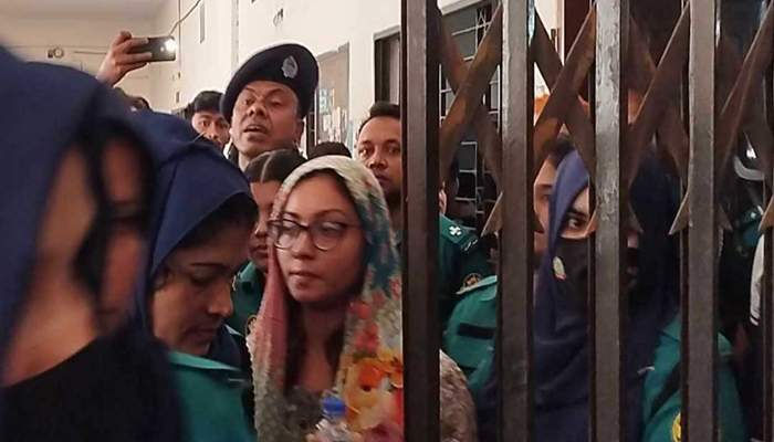 প্রতারণা মামলায় মডেল মেঘনা আলম গ্রেপ্তার