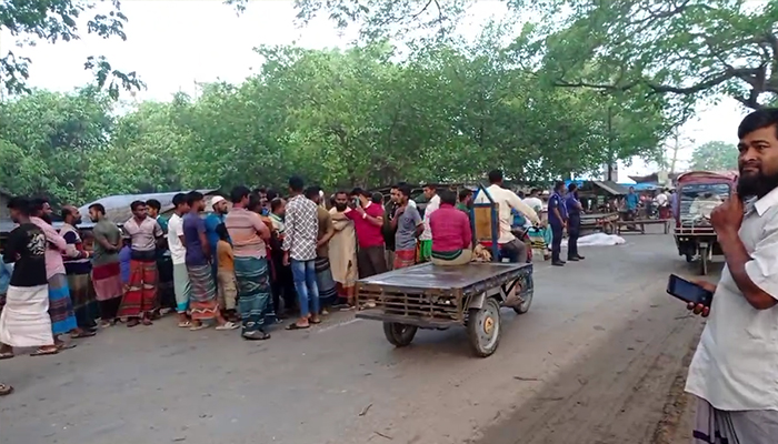 চুয়াডাঙ্গায় বাসের ধাক্কায় নিহত ২