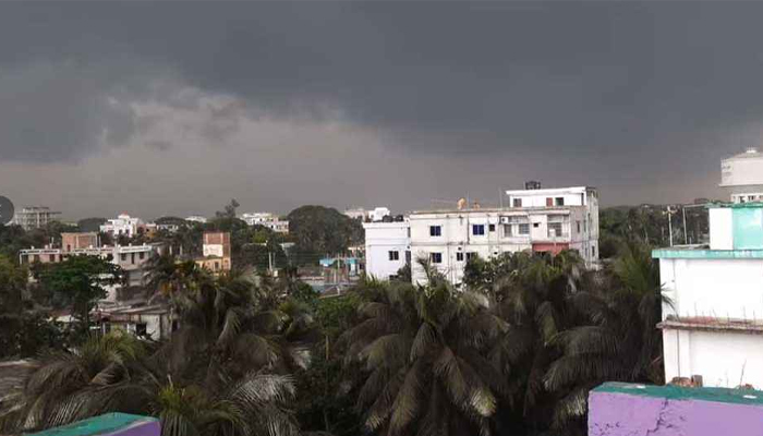 রাতেই ৬০ কিলোমিটার বেগে ঝড়ের আভাস