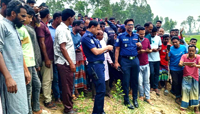 সিরাজগঞ্জে চালকের গলাকাটা লাশ উদ্ধার
