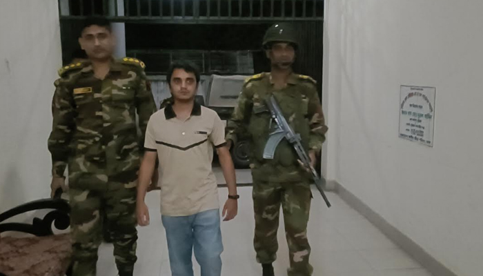 চাকরি দেওয়ার নামে ২৮ লাখ টাকা প্রতারণা, সেনাবাহিনীর হাতে আটক প্রতারক