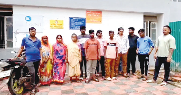 ওসমানী মেডিকেলে হরিজন সম্প্রদায়ের অবস্থান কর্মসূচি